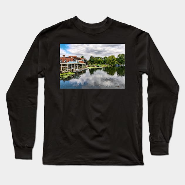 The Swan at Streatley  on Thames Long Sleeve T-Shirt by IanWL